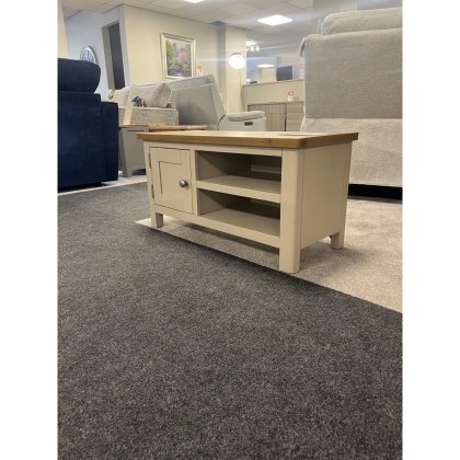Ex-Display Redruth - Dorset Painted Oak TV Unit Ex-Display Redruth - Dorset Painted Oak TV Unit