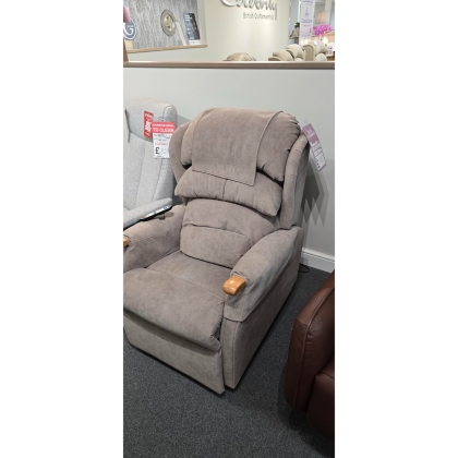 Ex-Display Truro - Celebrity Westbury Petite Single Motor Lift and Tilt Chair | Taupe Ex-Display Truro - Celebrity Westbury Petite Single Motor Lift and Tilt Chair | Taupe