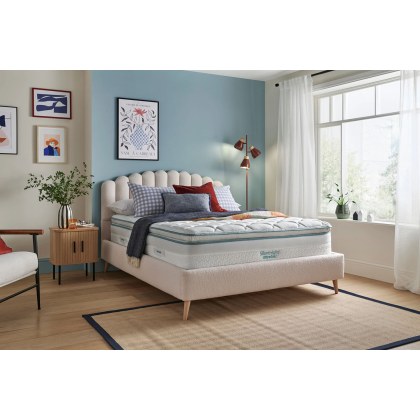 Silentnight UltraGel™ Celestra 2000 Cool-To-Touch Slimline Premium Base Divan Bed Silentnight UltraGel™ Celestra 2000 Cool-To-Touch Slimline Premium Base Divan Bed