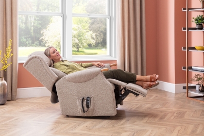 Celebrity Furniture Canterbury Petite Recliner Chair Celebrity Furniture Canterbury Petite Recliner Chair