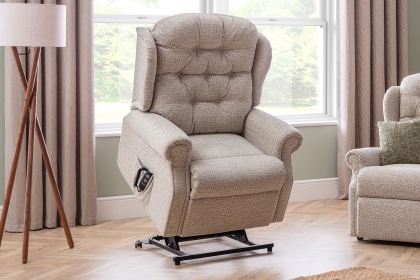 Celebrity Furniture Woburn Grande Cloud Zero Riser Recliner Chair Celebrity Furniture Woburn Grande Cloud Zero Riser Recliner Chair