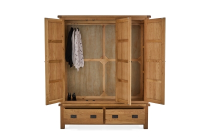 Salisbury Waxed Premium Oak Triple Wardrobe Salisbury Waxed Premium Oak Triple Wardrobe