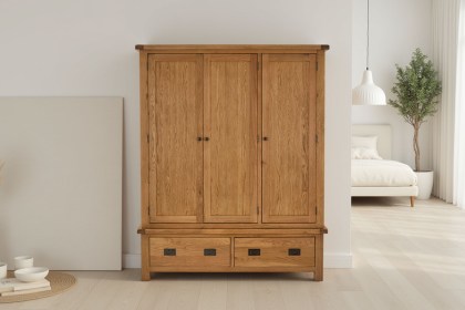 Salisbury Waxed Premium Oak Triple Wardrobe Salisbury Waxed Premium Oak Triple Wardrobe