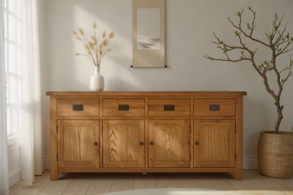 Salisbury Waxed Premium Oak Extra Large Sideboard Salisbury Waxed Premium Oak Extra Large Sideboard