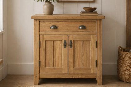 Burford Country Oak Hallway Cupboard Burford Country Oak Hallway Cupboard