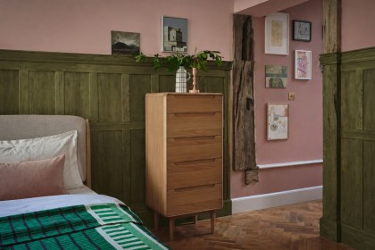 G Plan Winchester Retro Oak 5 Drawer Tall Chest with Mirror G Plan Winchester Retro Oak 5 Drawer Tall Chest with Mirror