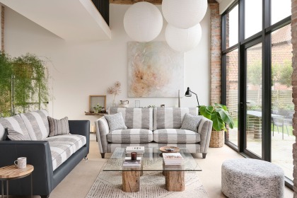 Parker Knoll Harlow Formal Back Grand 4 Seater Sofa Parker Knoll Harlow Formal Back Grand 4 Seater Sofa