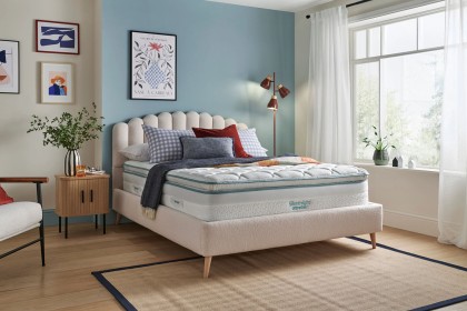 Silentnight UltraGel™ Celestra 2000 Cool-To-Touch Slimline Premium Base Divan Bed Silentnight UltraGel™ Celestra 2000 Cool-To-Touch Slimline Premium Base Divan Bed
