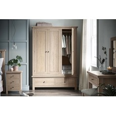 Modern Country Oak Triple Wardrobe Modern Country Oak Triple Wardrobe