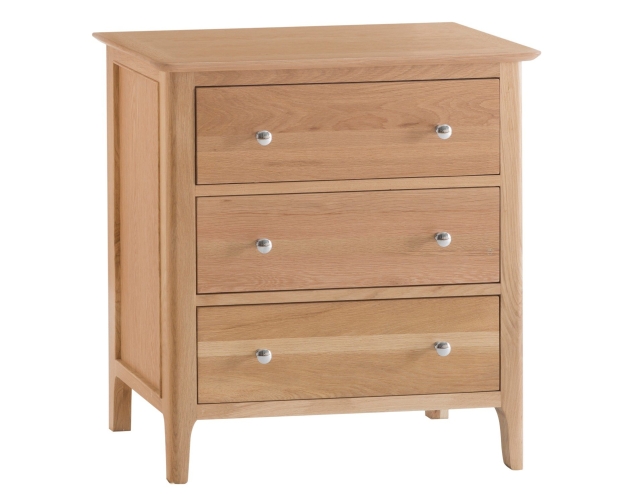 Oak three outlet drawer chest