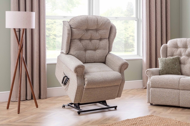 celebrity petite recliner chair