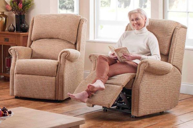 celebrity petite recliner chair